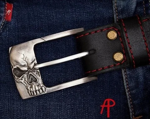 Подарочный ремень из кожи «Череп» с серебрением