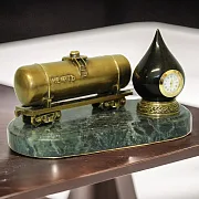Подарочные винтажные настольные часы «Цистерна с нефтью» из бронзы и змеевика — фотография 1