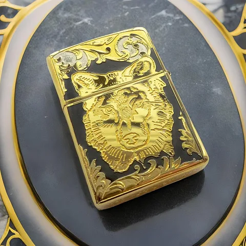 На память: Бензиновая зажигалка Zippo "Волк одиночка"