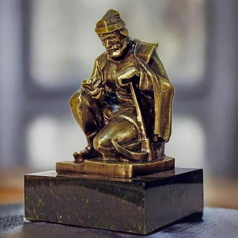 Копия памятника Ерофею Маркову из бронзы — красивый подарок