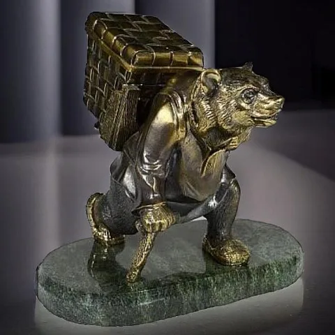Статуэтка «Медведь с коробом» со змеевиком — красивый подарок