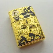 На память: Бензиновая зажигалка Zippo "Волк одиночка" — фотография 3
