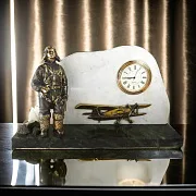 Настольные часы «Начало» из бронзы, мрамора и змеевика — необычный подарок — фотография 1