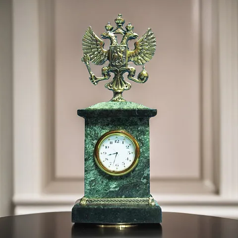 В подарок: Часы «Презент. Российский герб» со змеевиком
