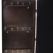 Ключница «Розы» с бронзой, ясенем и ониксом — красивый подарок — фотография 3