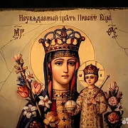 Икона деревянная " Богоматерь Неувядаемый Цвет" — необычный подарок — фотография 5