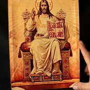 Подарочная авторская икона "Вседержитель на троне" — фотография 1