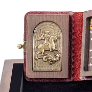 Книга с молитвами "Георгий Победоносец" — книга в кожаном переплёте — красивый подарок — фотография 5