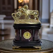 Ручная работа: Каминные часы «Кони на воле» из креноида — фотография 1
