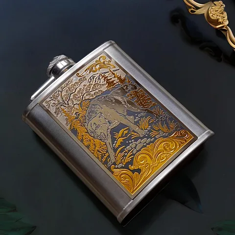 На память: Фляжка "Волк"