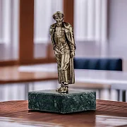 Подарочная статуэтка «Ф.Э. Дзержинский» из бронзы — фотография 1