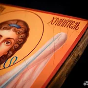 Икона деревянная "Ангел Хранитель" ручная работа в подарок — фотография 6